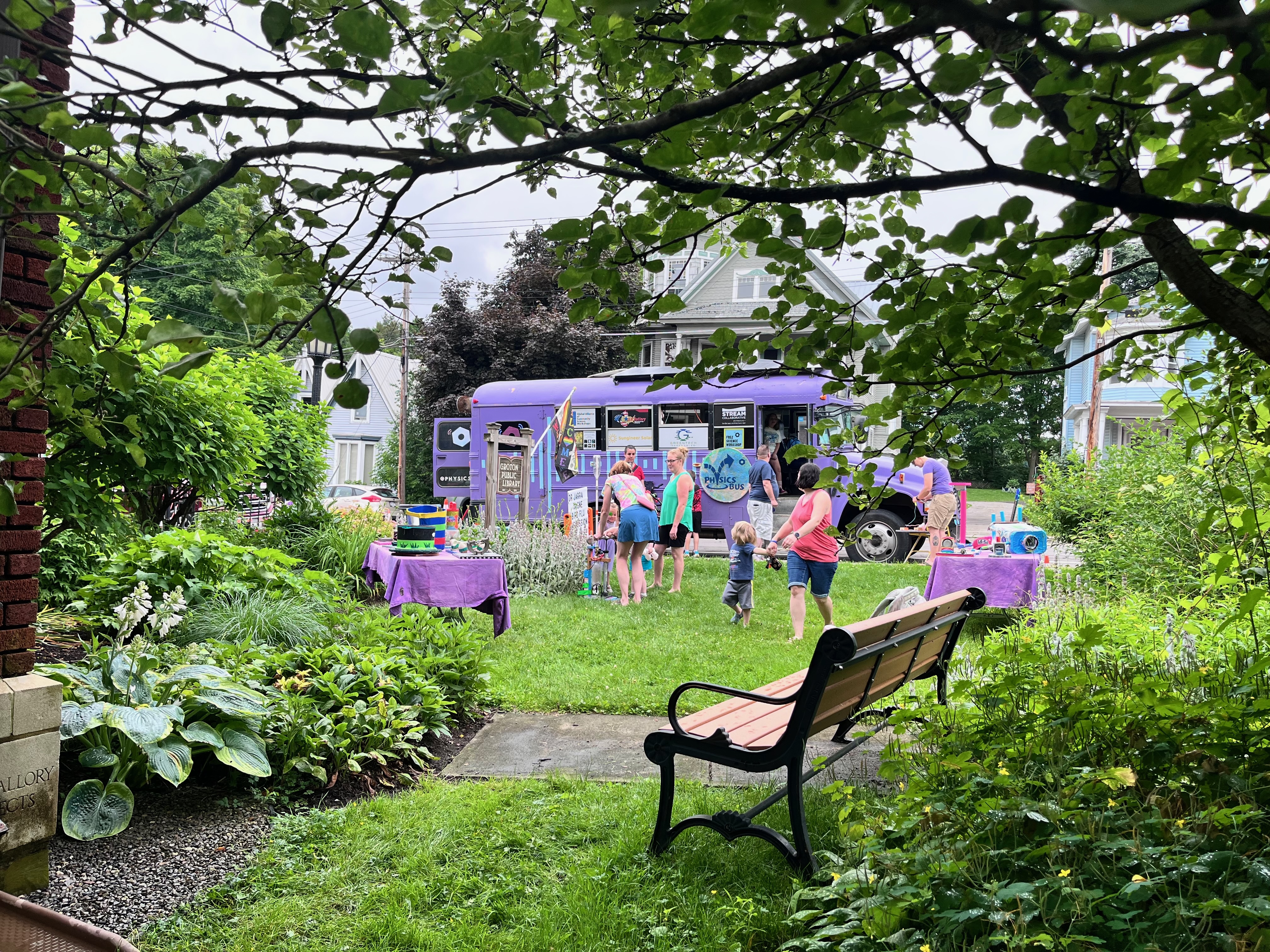 Physics Bus - exhibit detail 0